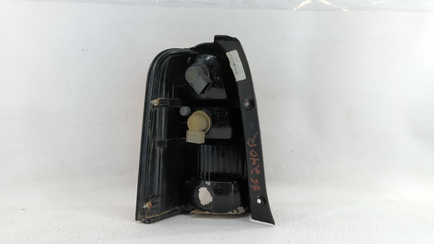 2001-2007 Ford Escape Tail Light Assembly Passenger Right OEM P/N:1L84-13B504-D 4L84-13B504-D Fits OEM Used Auto Parts - Oem