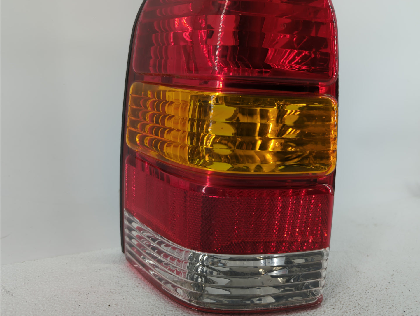 2001-2007 Ford Escape Tail Light Assembly Driver Left OEM P/N:1L84-138505-D ABHAG210605 Fits OEM Used Auto Parts - Oemusedau