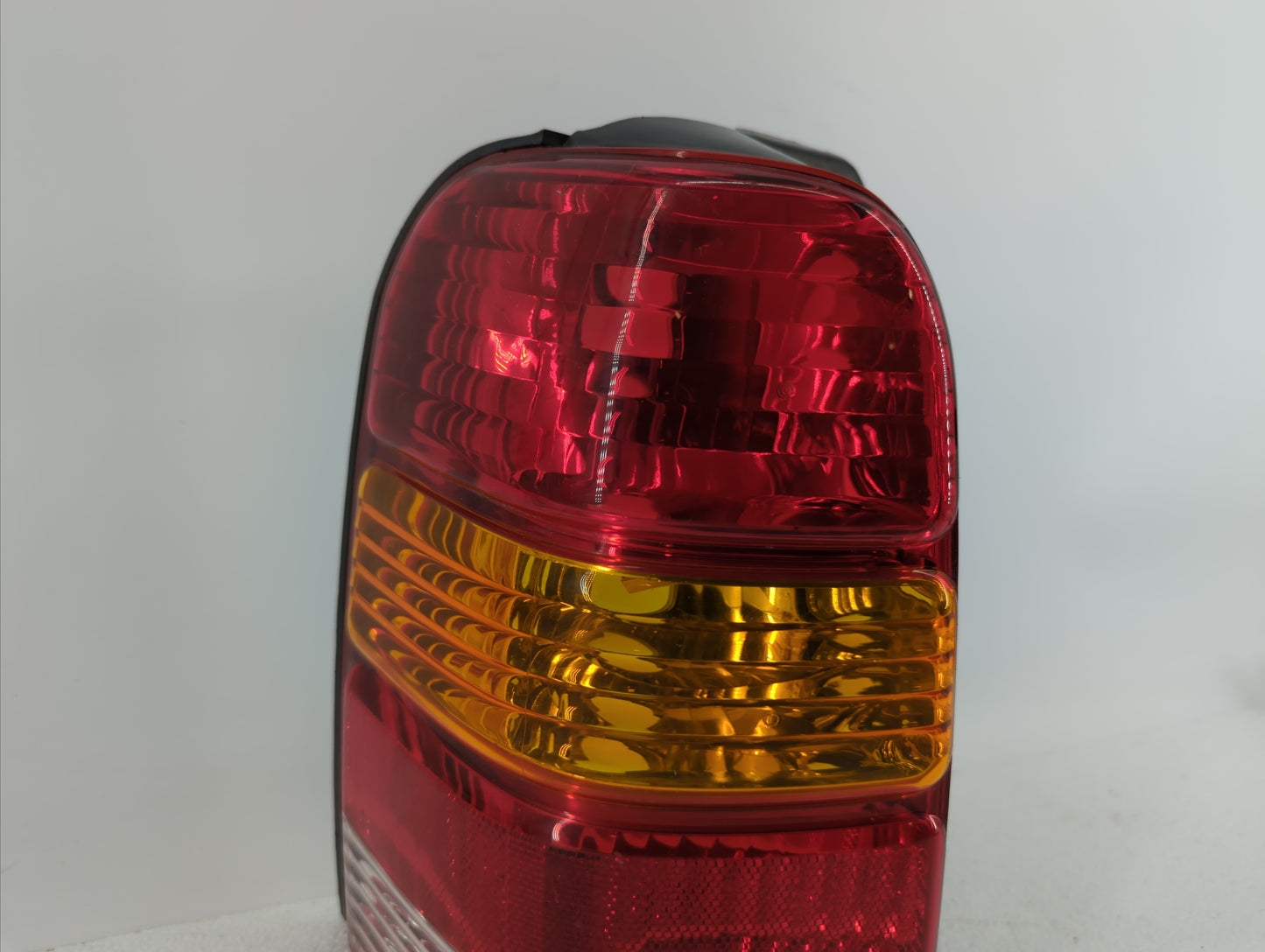 2001-2007 Ford Escape Tail Light Assembly Driver Left OEM P/N:1L84-138505-D ABHAG210605 Fits OEM Used Auto Parts - Oemusedau