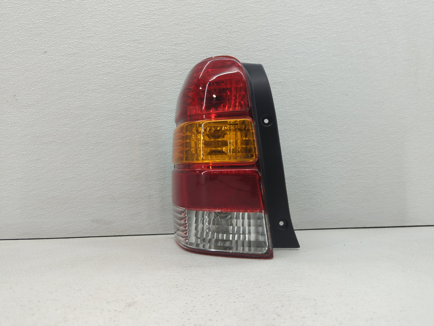 2001-2007 Ford Escape Tail Light Assembly Driver Left OEM P/N:1L84-13B505-D Fits Fits 2001 2002 2003 2004 2005 2006 2007 OEM