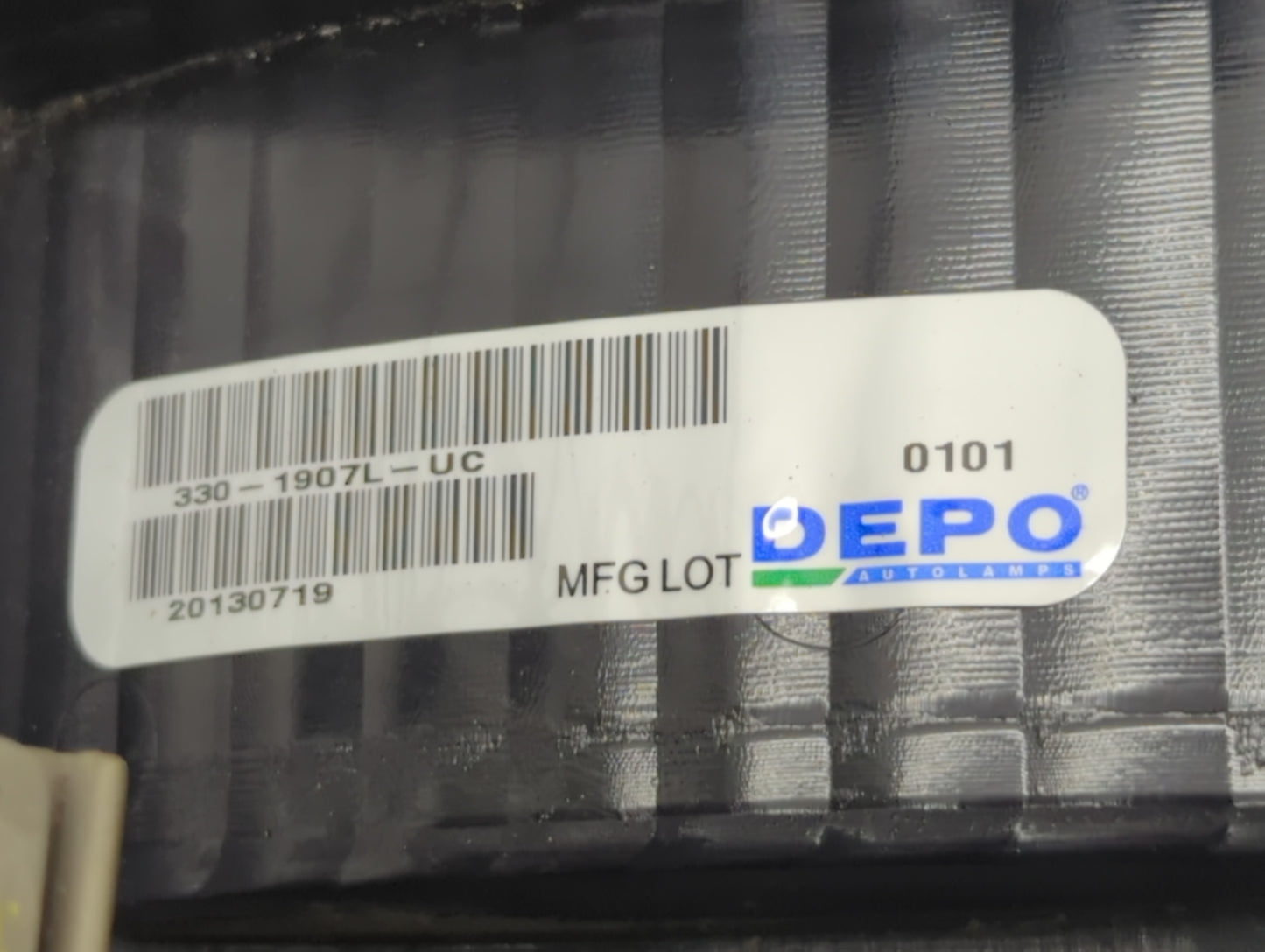 2001-2007 Ford Escape Tail Light Assembly Driver Left OEM P/N:1L84-13B505-D Fits Fits 2001 2002 2003 2004 2005 2006 2007 OEM