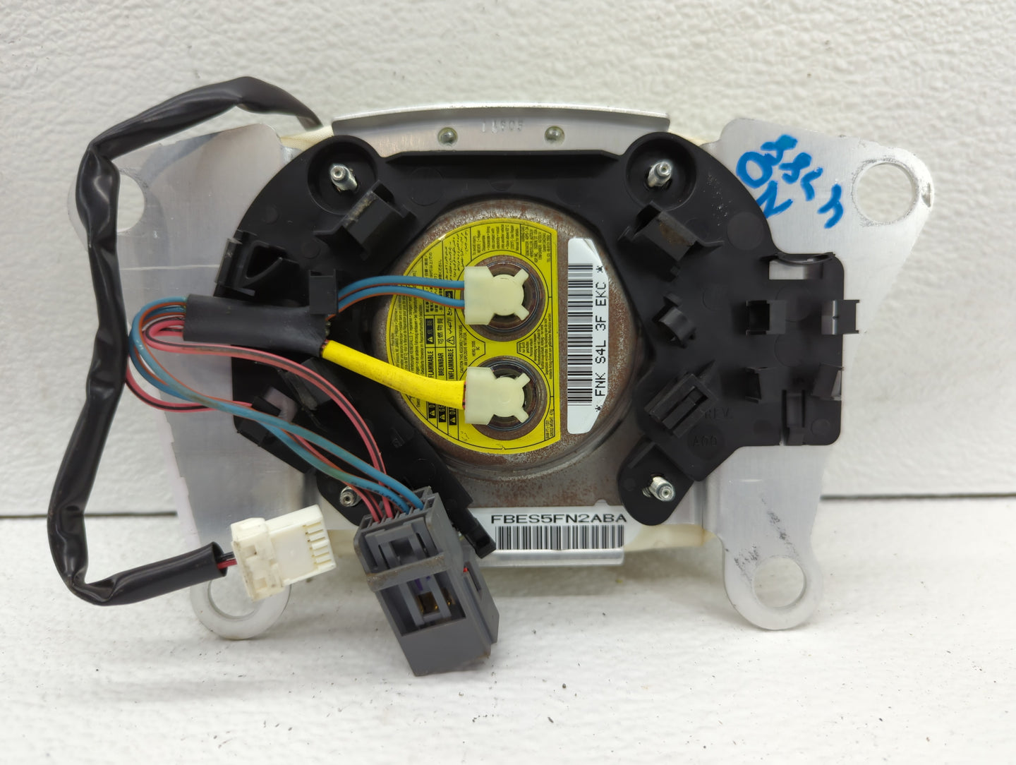 2005-2006 Ford Escape Air Bag Driver Left Steering Wheel Mounted P/N:601899400BB03 Fits Fits 2005 2006 OEM Used Auto Parts -