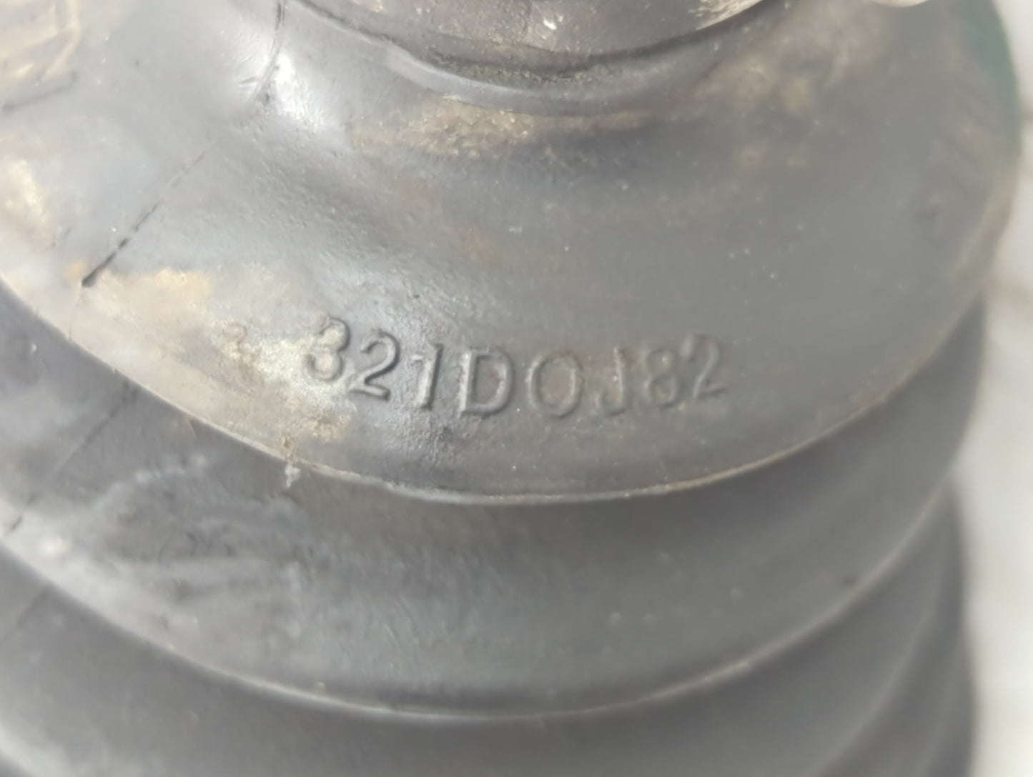 2005-2007 Ford Escape Axle Shaft Front Driver Cv C/v - Oemusedautoparts1.com