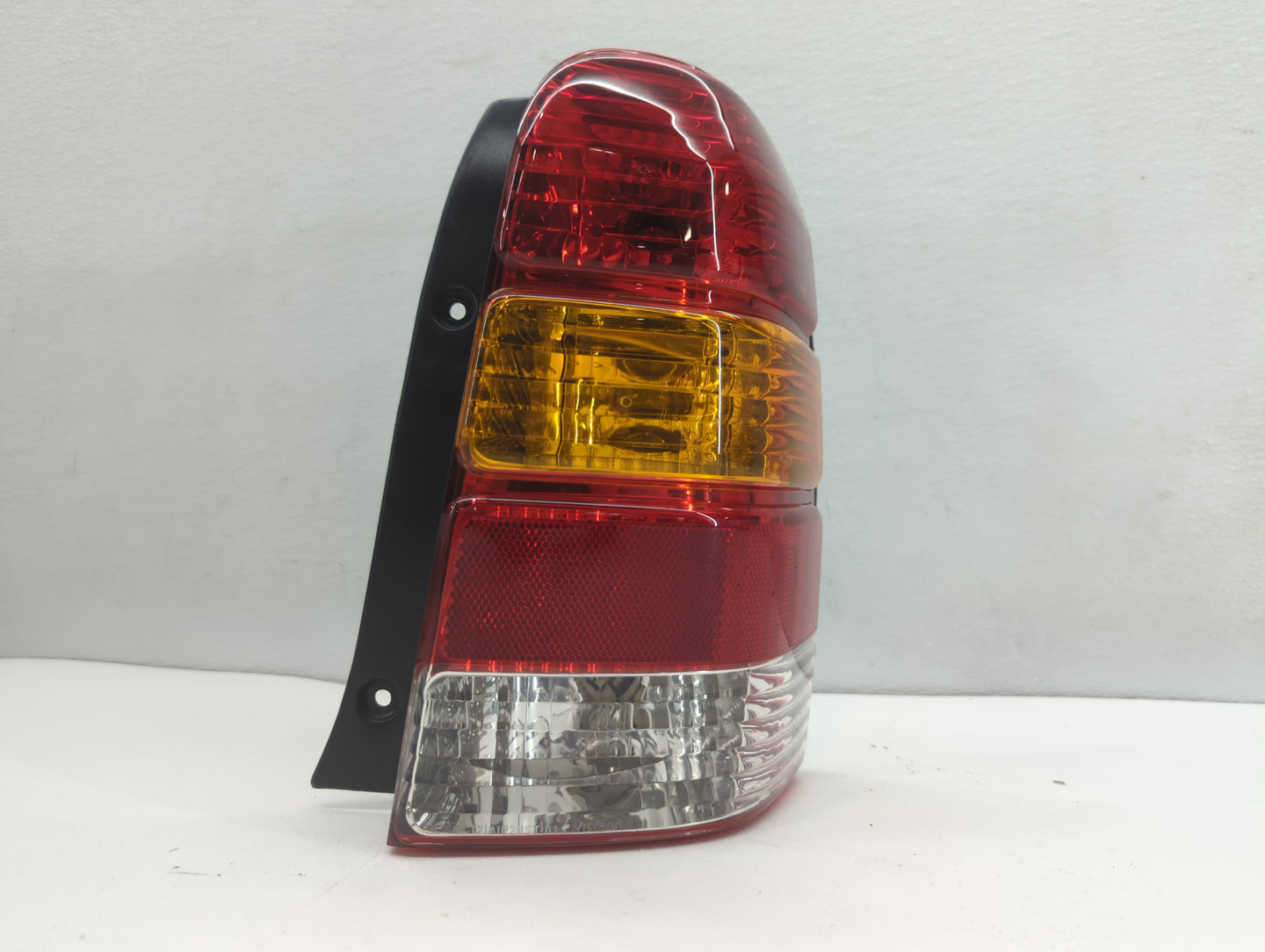 2001-2007 Ford Escape Tail Light Assembly Passenger Right OEM P/N:ABGBM140506 Fits Fits 2001 2002 2003 2004 2005 2006 2007 O