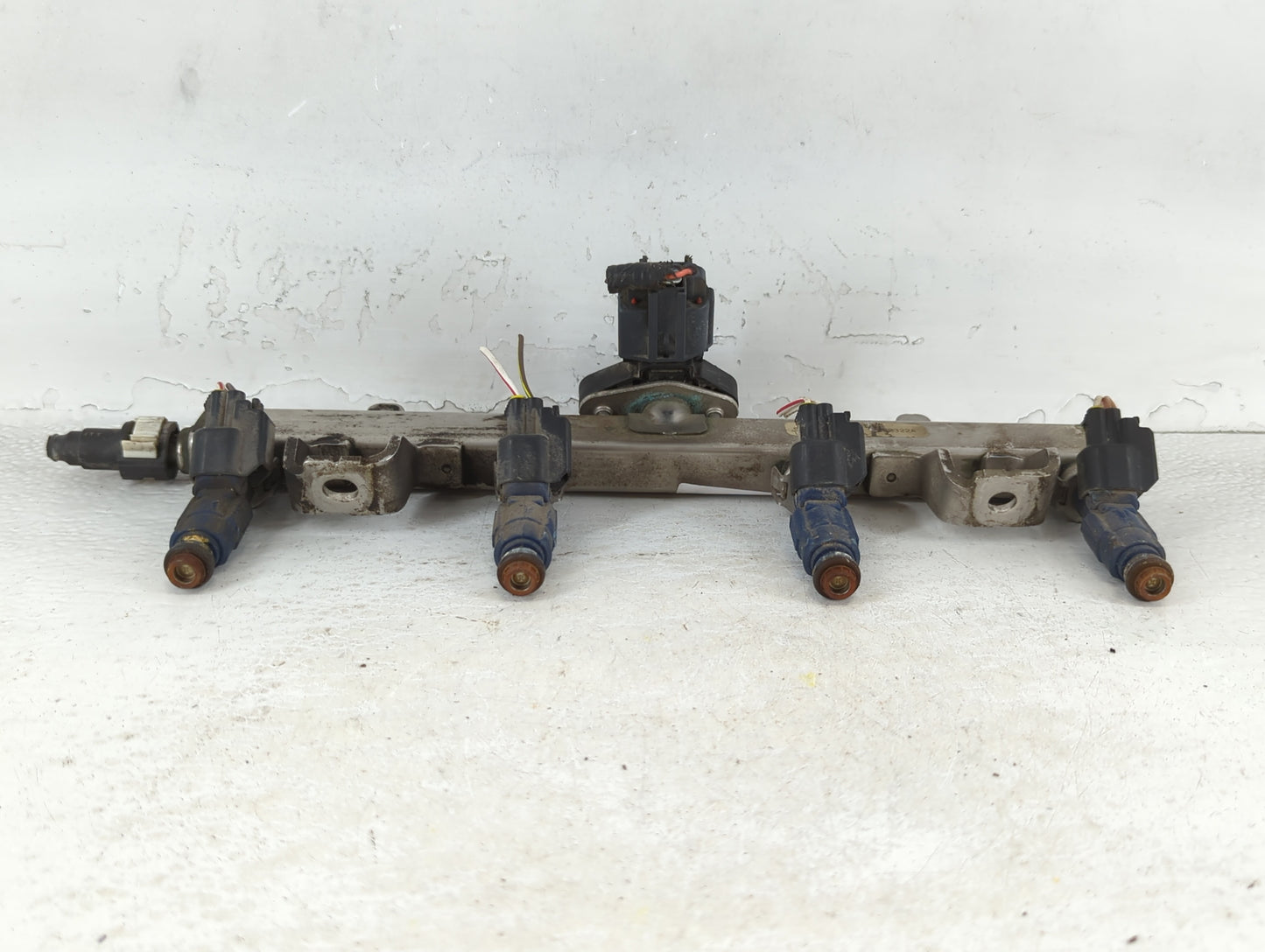 2006 Ford Escape Fuel Injectors P/N:L363 13 15X A 5L8G-AE Fits OEM Used Auto Parts - Oemusedautoparts1.com