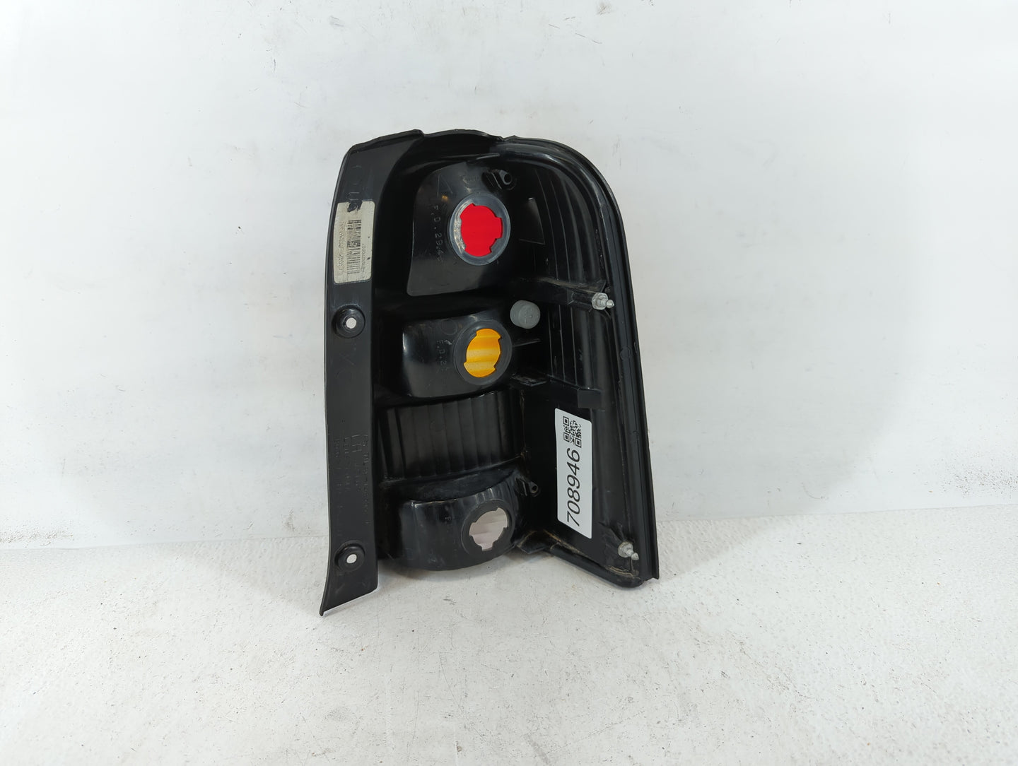 2001-2007 Ford Escape Tail Light Assembly Driver Left OEM Fits Fits 2001 2002 2003 2004 2005 2006 2007 OEM Used Auto Parts -