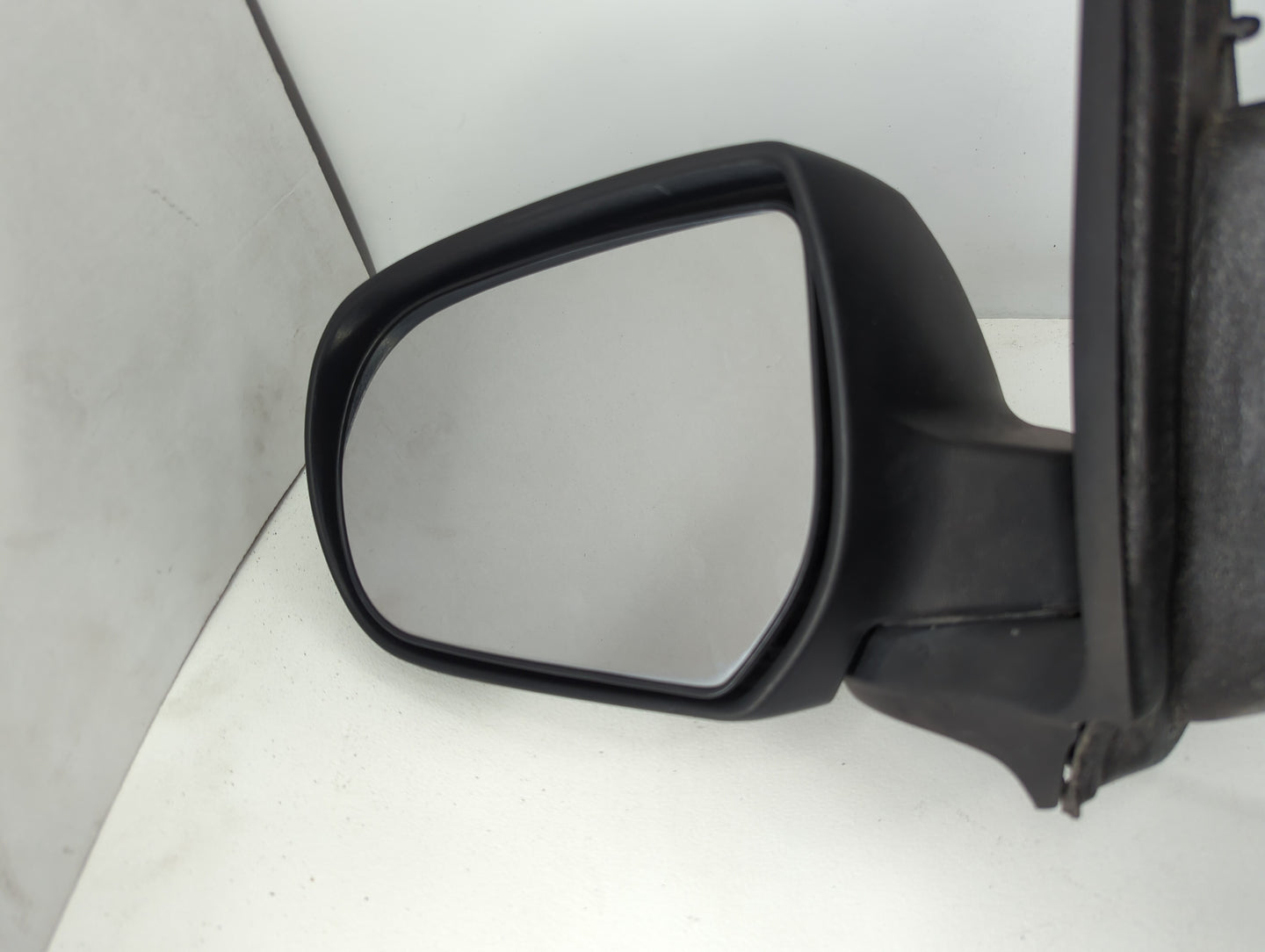 2001-2007 Ford Escape Driver Side View Mirror - Left Door Mirror OEM Used - Oemusedautoparts1.com