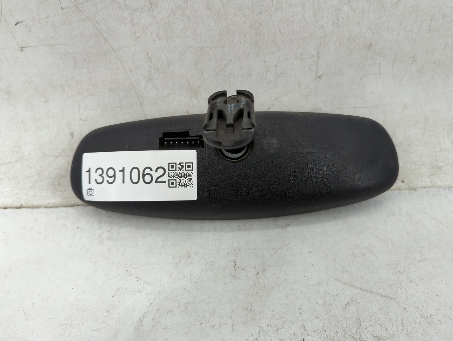2006 Ford Excursion Interior Rear View Mirror Replacement OEM P/N:E11015318 Fits OEM Used Auto Parts - Oemusedautoparts1.com