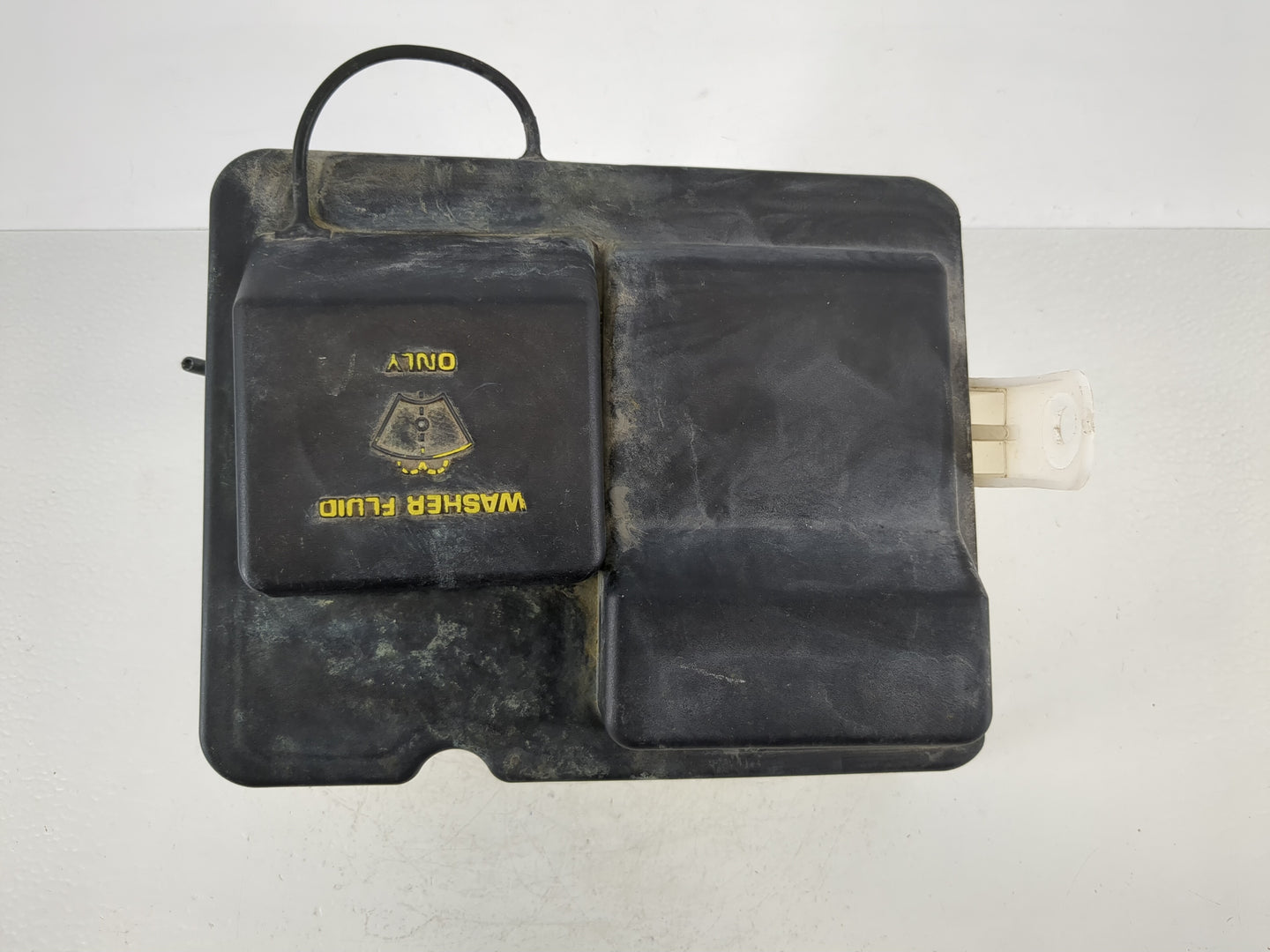 2006 Ford Expedition Windshield Washer Fluid Reservoir Bottle Oem - Oemusedautoparts1.com