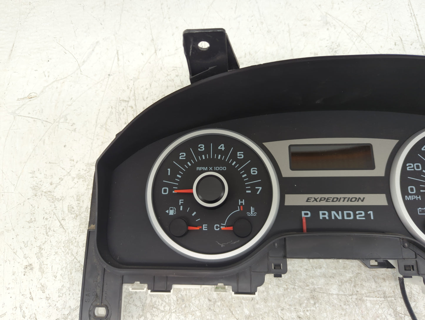 2006 Ford Expedition Instrument Cluster Speedometer Gauges P/N:6L1T-10849-DD TN157530-2392 Fits OEM Used Auto Parts - Oemuse