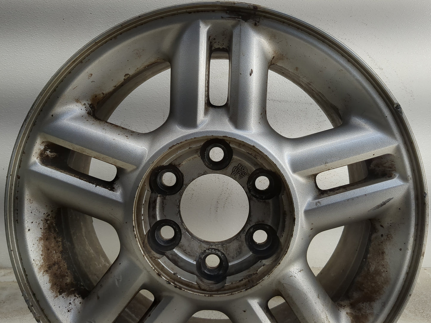 2004-2006 Ford Expedition Oem Wheel Rim 1180353 - Oemusedautoparts1.com