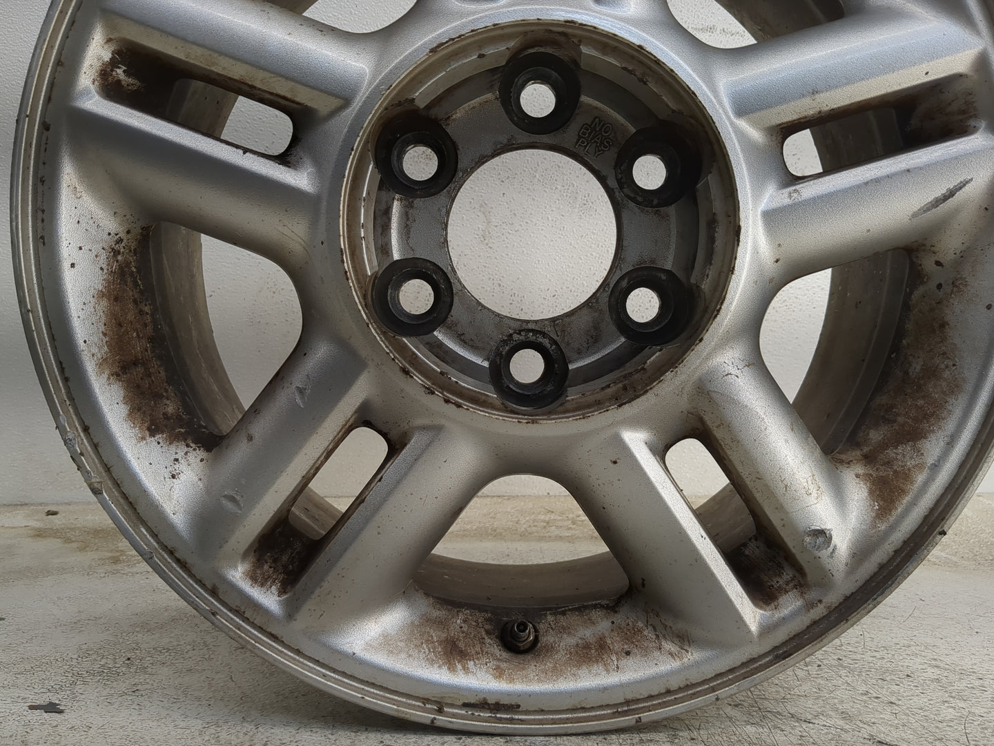2004-2006 Ford Expedition Oem Wheel Rim - Oemusedautoparts1.com