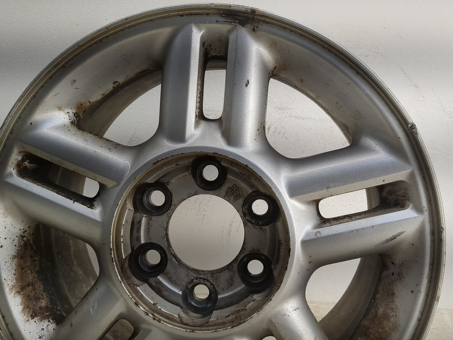 2004-2006 Ford Expedition Oem Wheel Rim 1180353 - Oemusedautoparts1.com