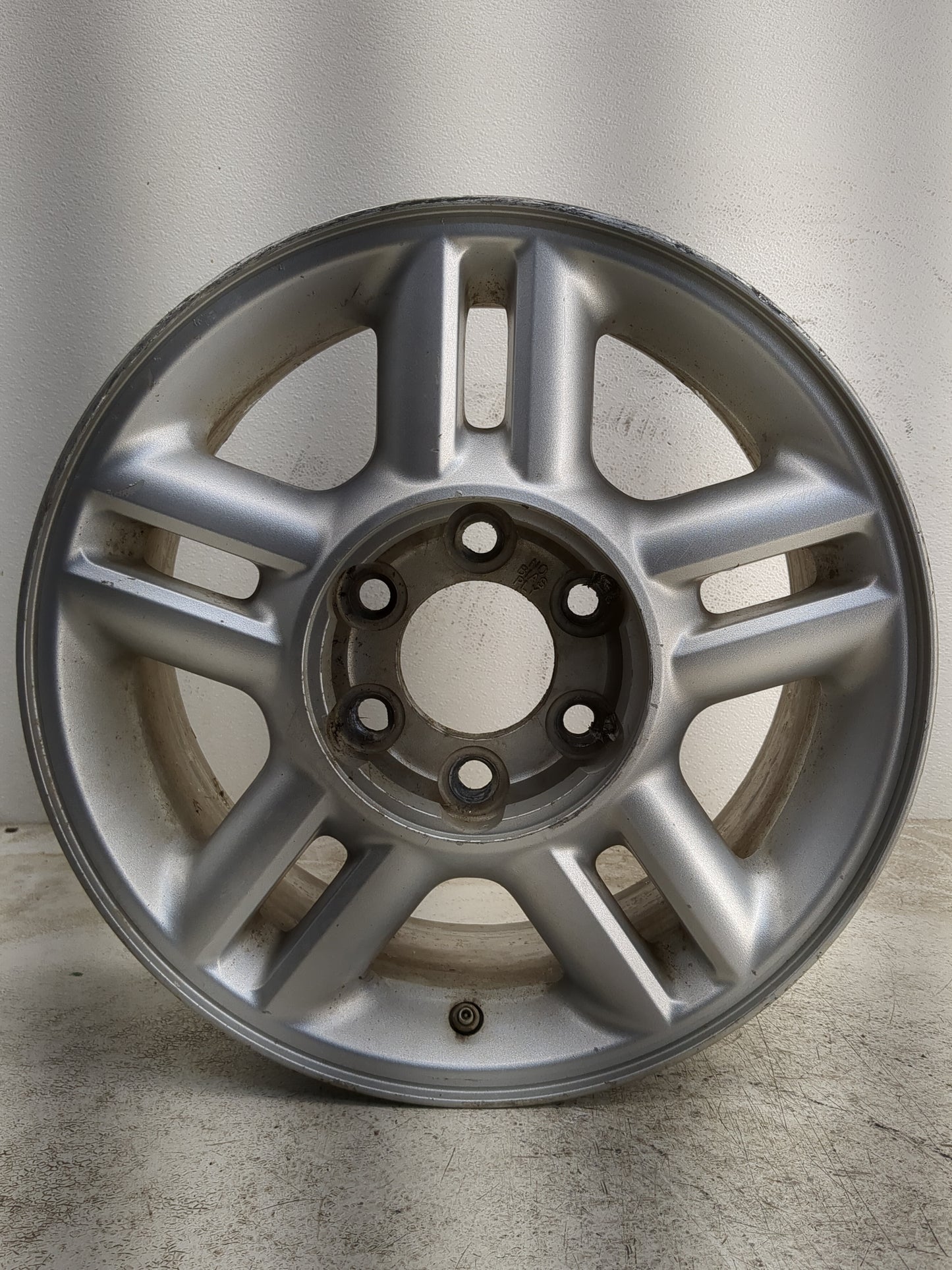2004-2006 Ford Expedition Oem Wheel Rim - Oemusedautoparts1.com