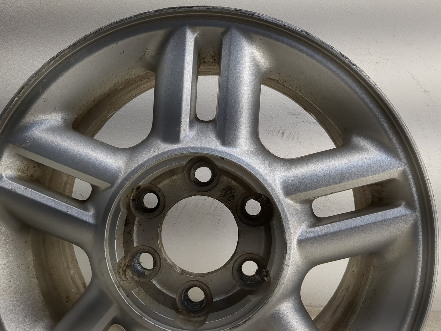 2004-2006 Ford Expedition Oem Wheel Rim - Oemusedautoparts1.com