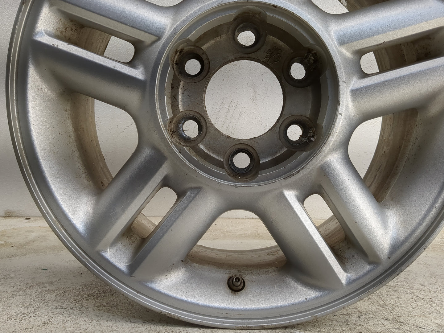 2004-2006 Ford Expedition Oem Wheel Rim - Oemusedautoparts1.com