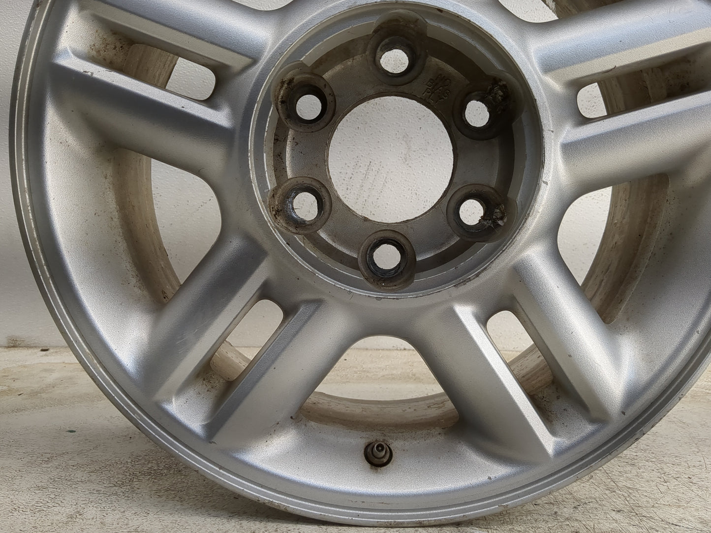 2004-2006 Ford Expedition Oem Wheel Rim - Oemusedautoparts1.com