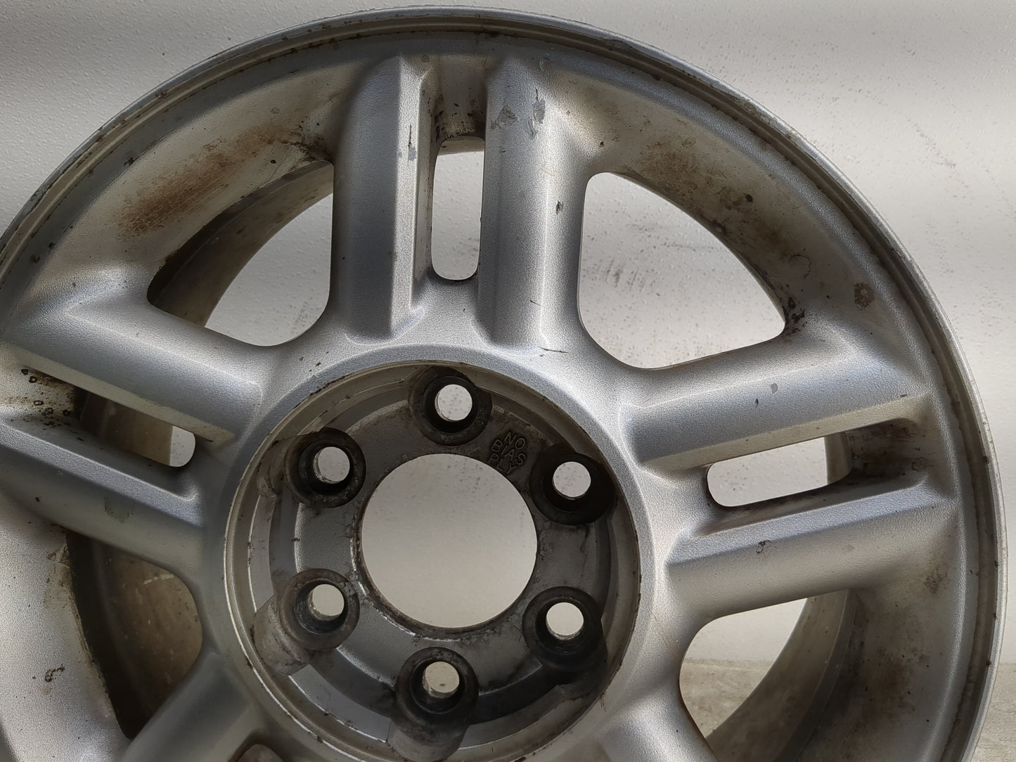 2004-2006 Ford Expedition Oem Wheel Rim 1180355 - Oemusedautoparts1.com