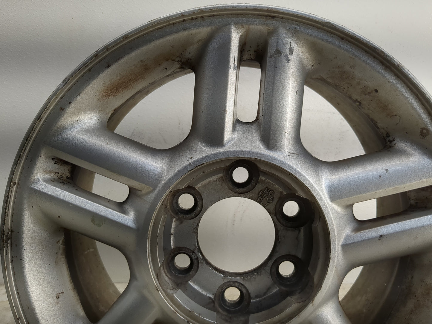 2004-2006 Ford Expedition Oem Wheel Rim 1180355 - Oemusedautoparts1.com