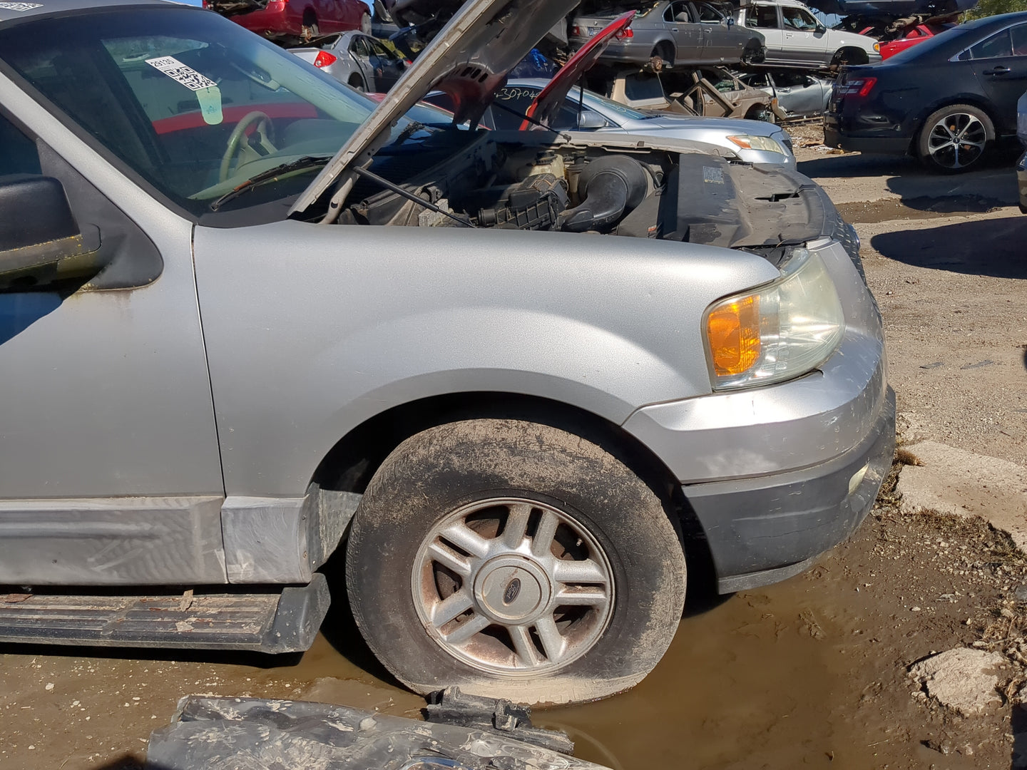 2006 Ford Expedition Passenger Fender - Oemusedautoparts1.com