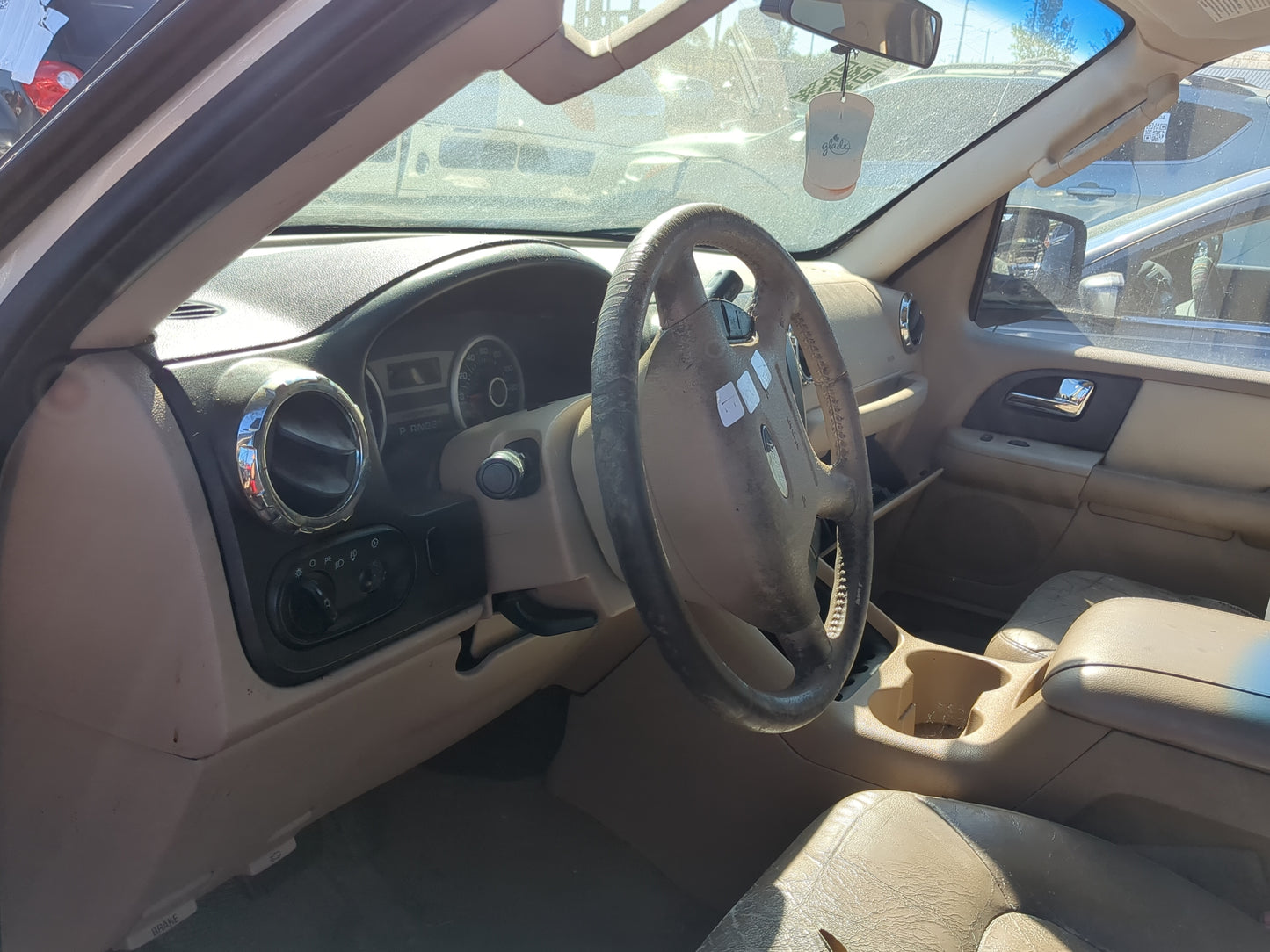 2003-2006 Ford Expedition Air Bag Driver Left Steering Wheel Mounted - Oemusedautoparts1.com