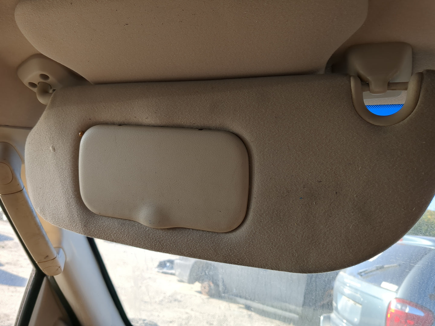 2005-2006 Ford Expedition Sun Visor Shade Replacement Driver Left Mirror Fits Fits 2005 2006 OEM Used Auto Parts - Oemusedau