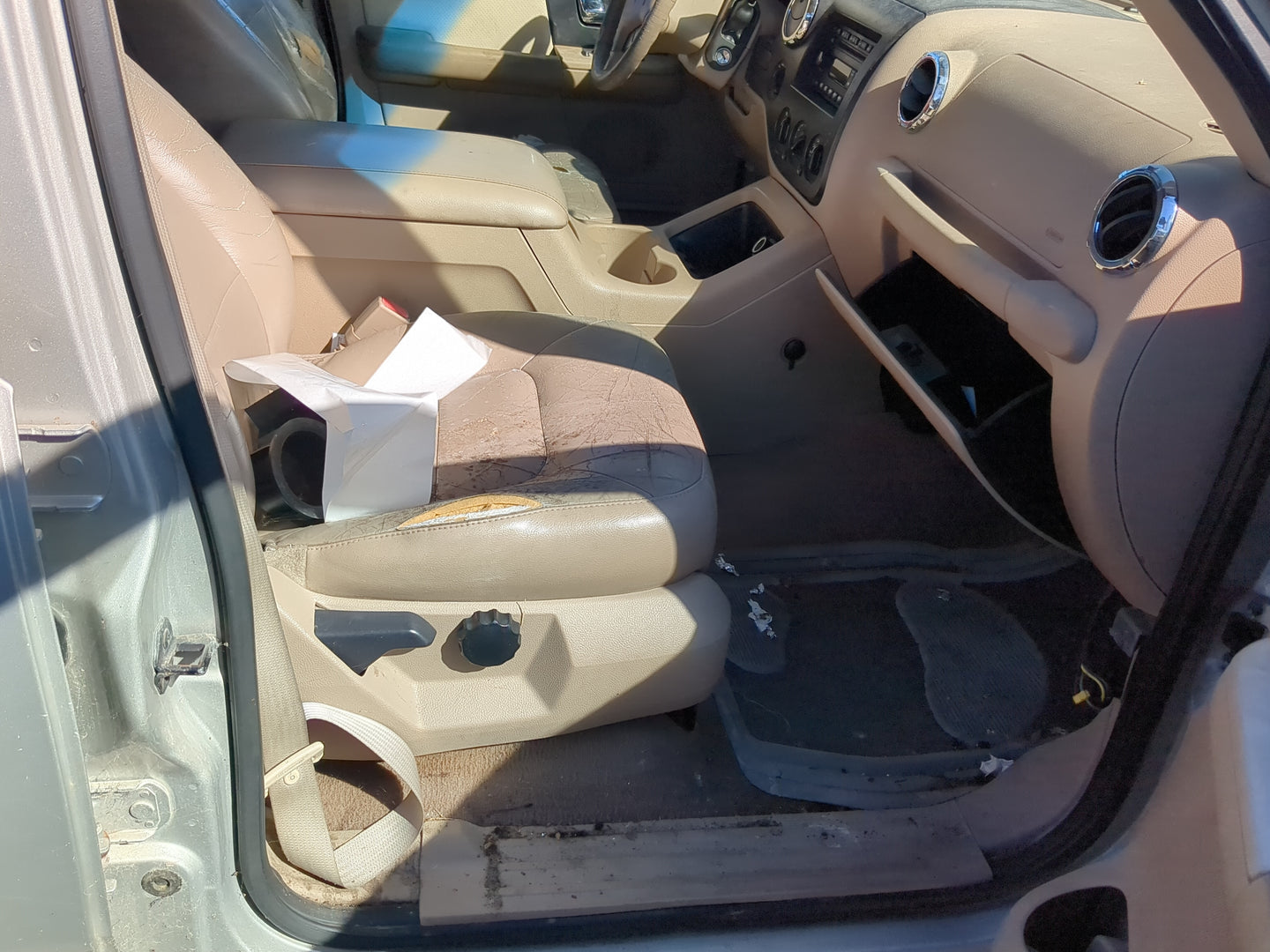2006 Ford Expedition Passenger Front Seat Oem - Oemusedautoparts1.com