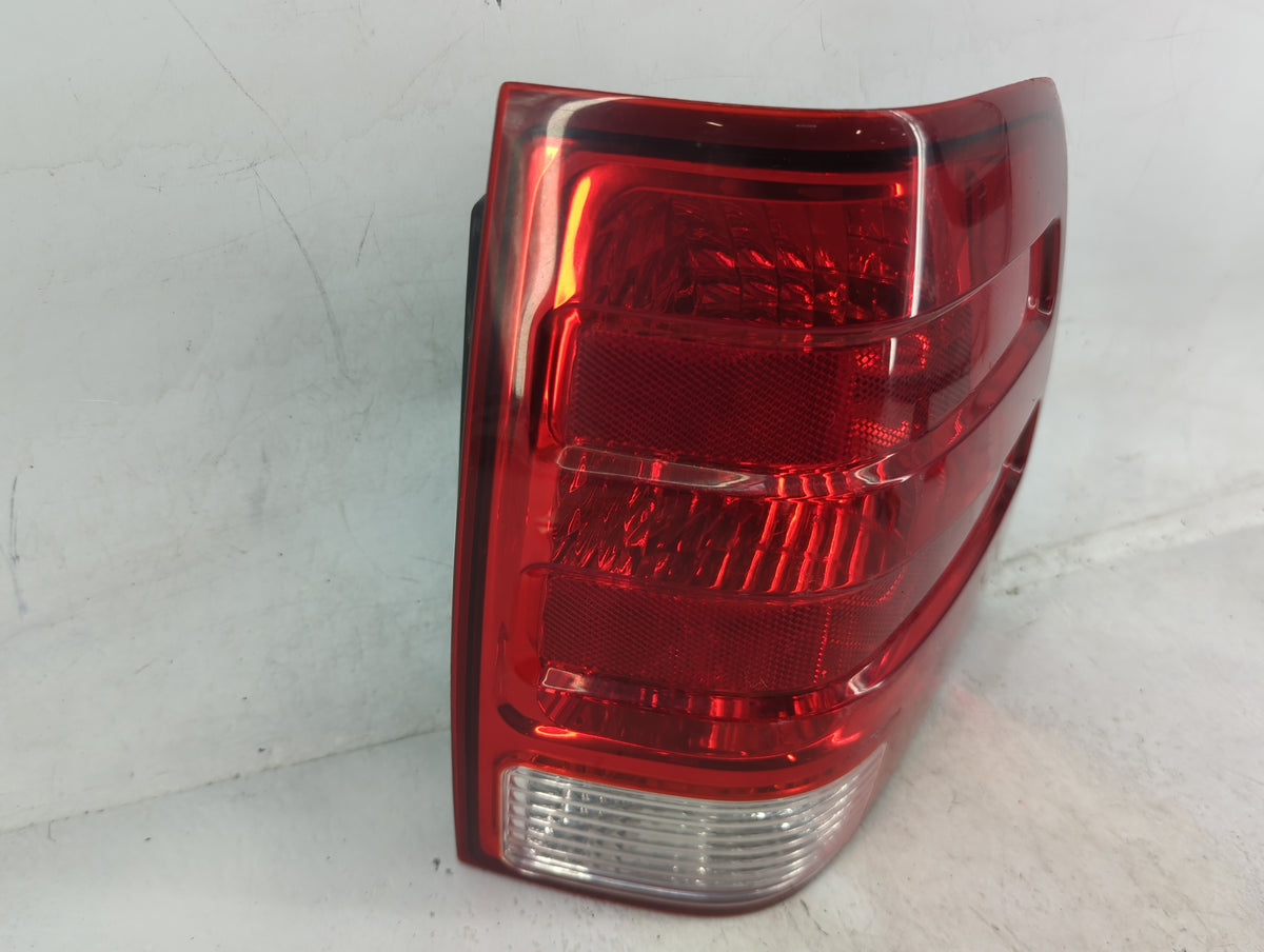 2003-2006 Ford Expedition Tail Light Assembly Passenger Right OEM Fits Fits 2003 2004 2005 2006 OEM Used Auto Parts - Oemuse