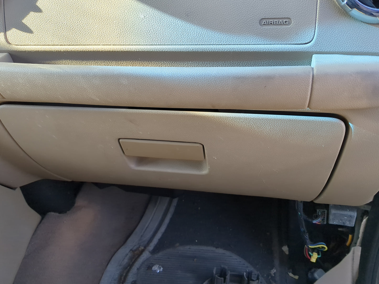 2006 Ford Expedition Passenger Glove Box Door Storage Compartment - Oemusedautoparts1.com
