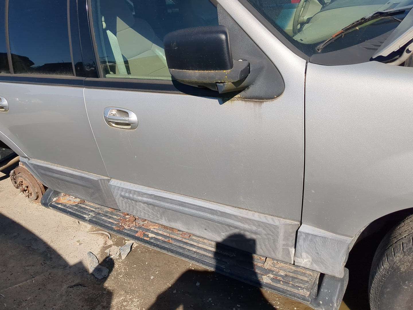 2003-2006 Ford Expedition Passenger Front Door Oem - Oemusedautoparts1.com