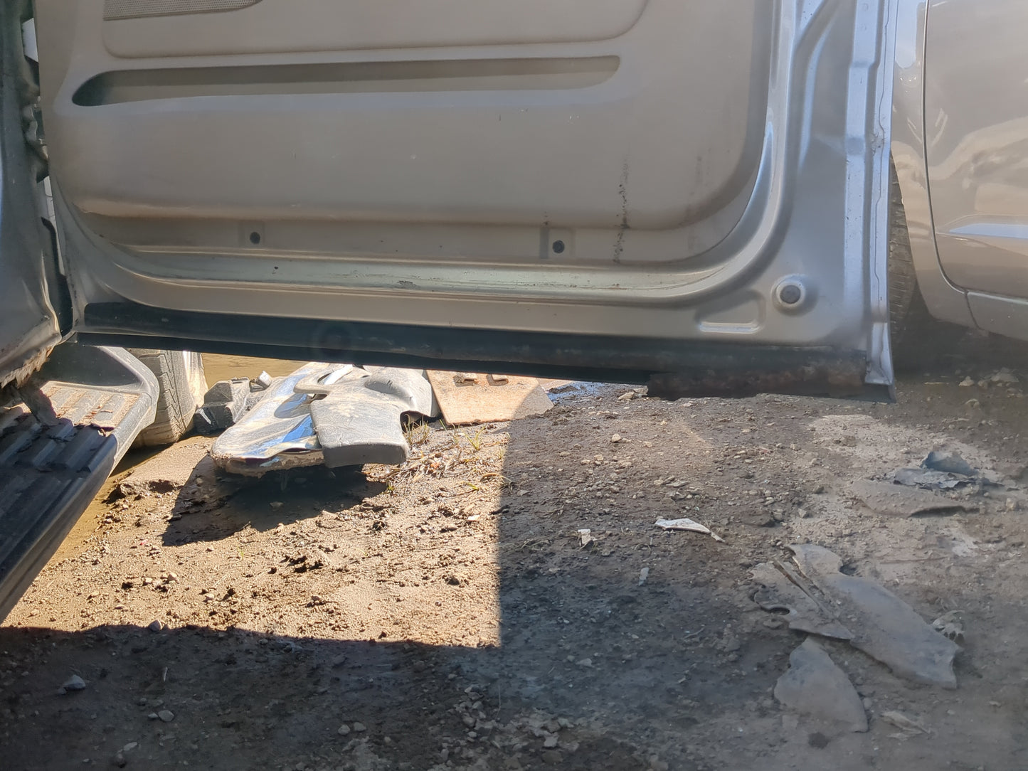 2003-2006 Ford Expedition Passenger Front Door Oem - Oemusedautoparts1.com
