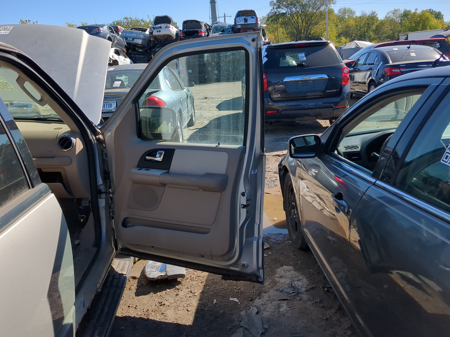 2003-2006 Ford Expedition Passenger Front Door Oem - Oemusedautoparts1.com