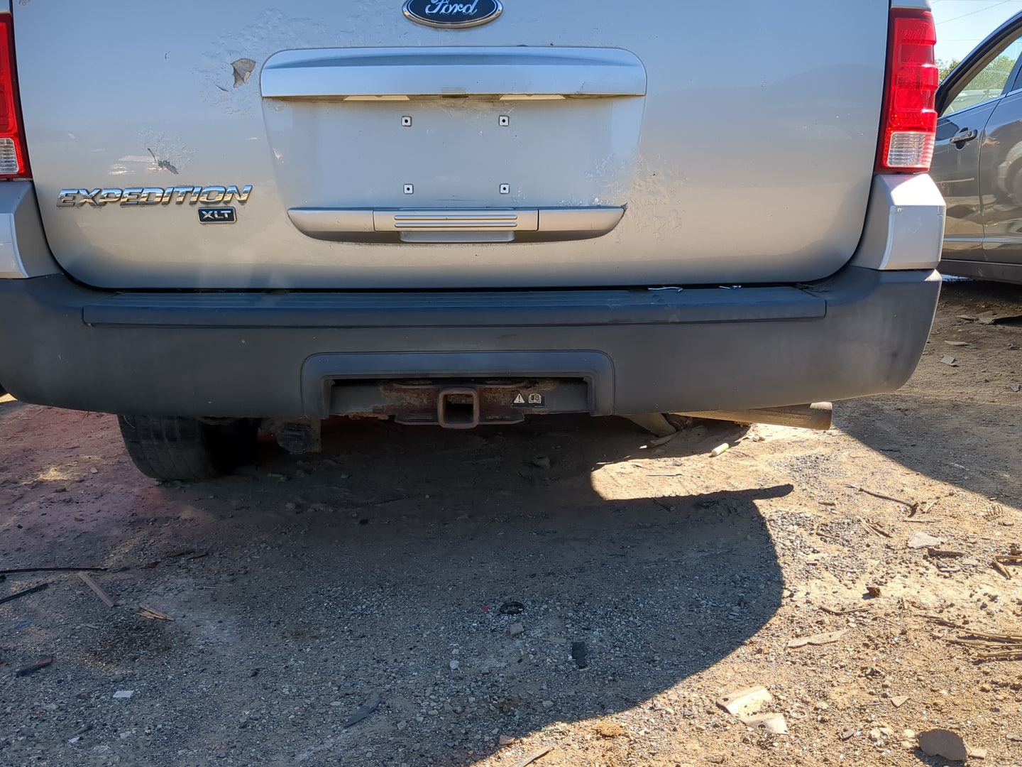 2006 Ford Expedition Rear Bumper Assembly Oem - Oemusedautoparts1.com