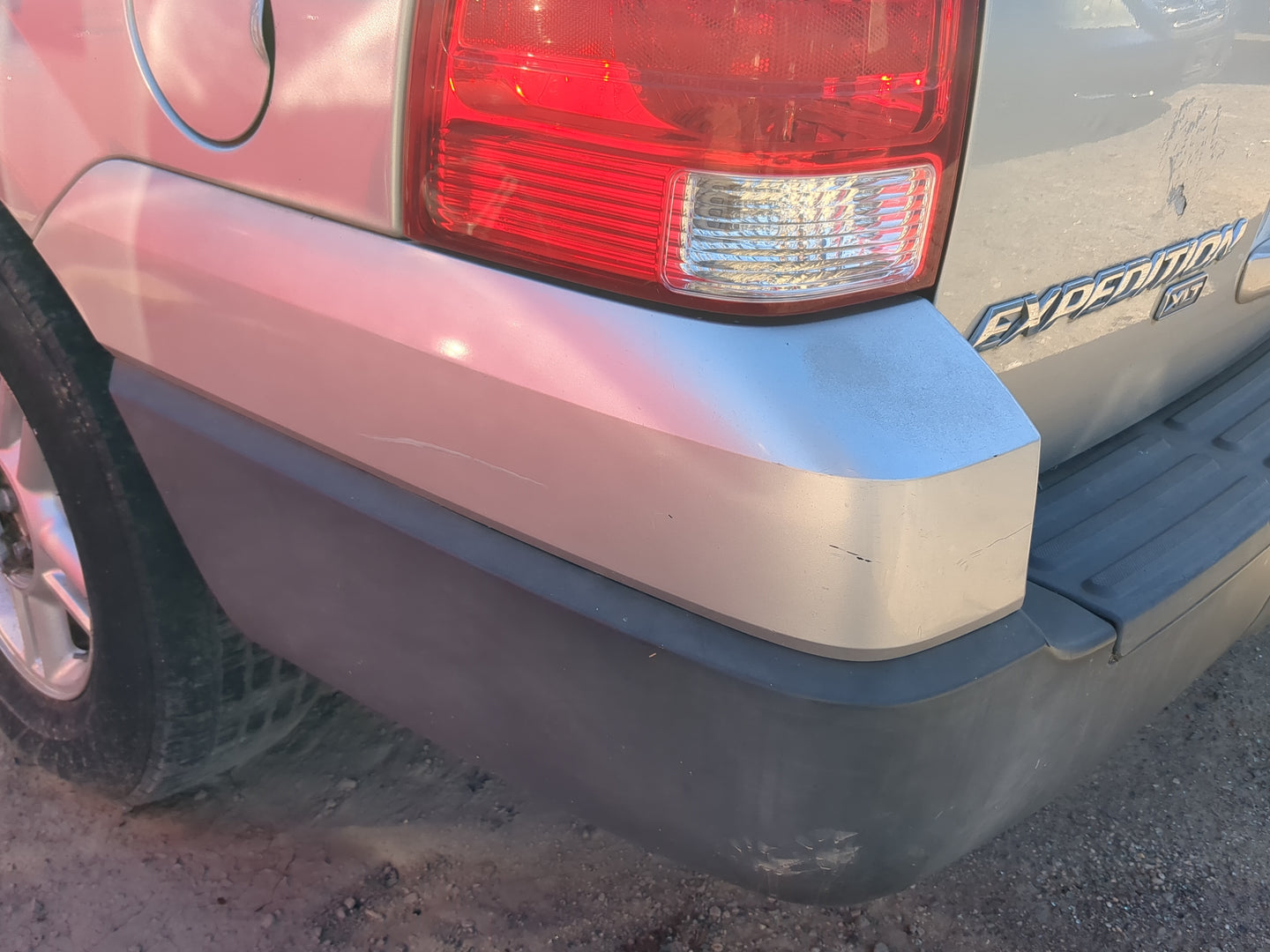 2006 Ford Expedition Rear Bumper Assembly Oem - Oemusedautoparts1.com
