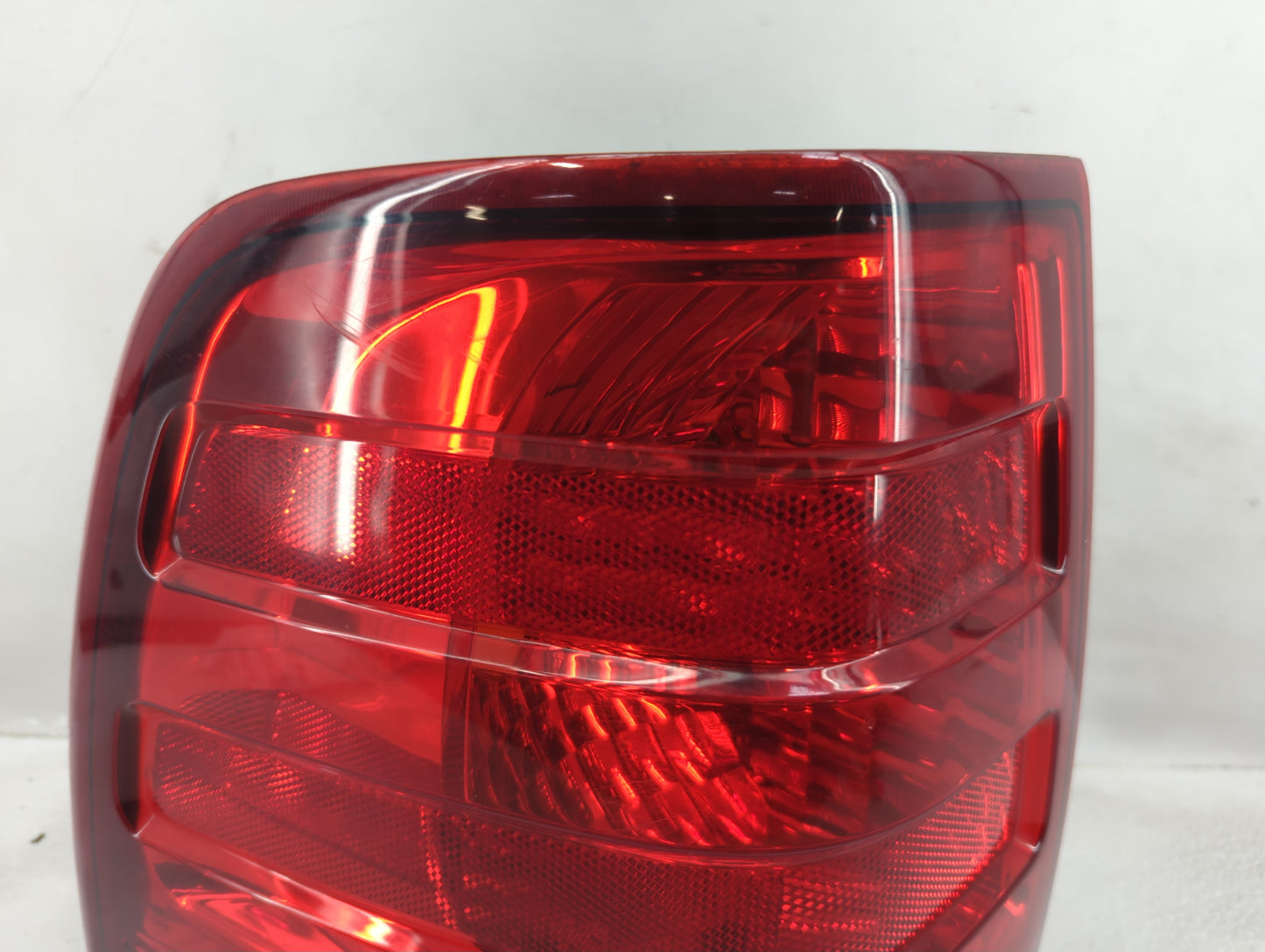 2006 Ford Expedition Tail Light Assembly Driver Left OEM P/N:2LIX-13B505-A Fits OEM Used Auto Parts - Oemusedautoparts1.com