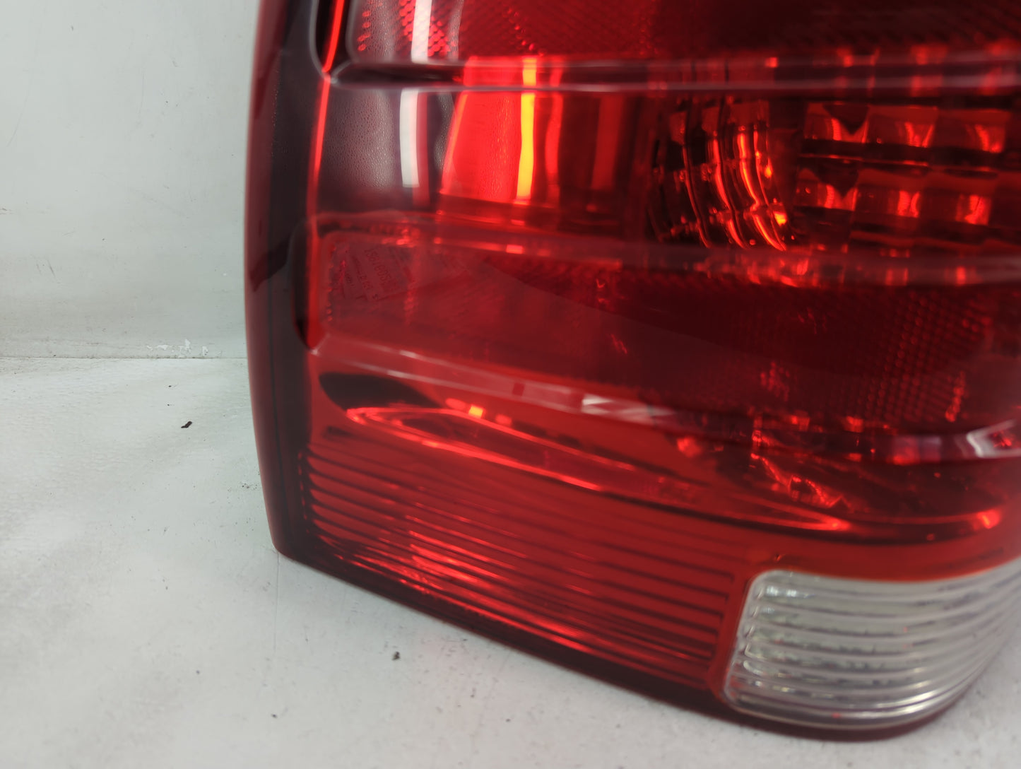2006 Ford Expedition Tail Light Assembly Driver Left OEM P/N:2LIX-13B505-A Fits OEM Used Auto Parts - Oemusedautoparts1.com