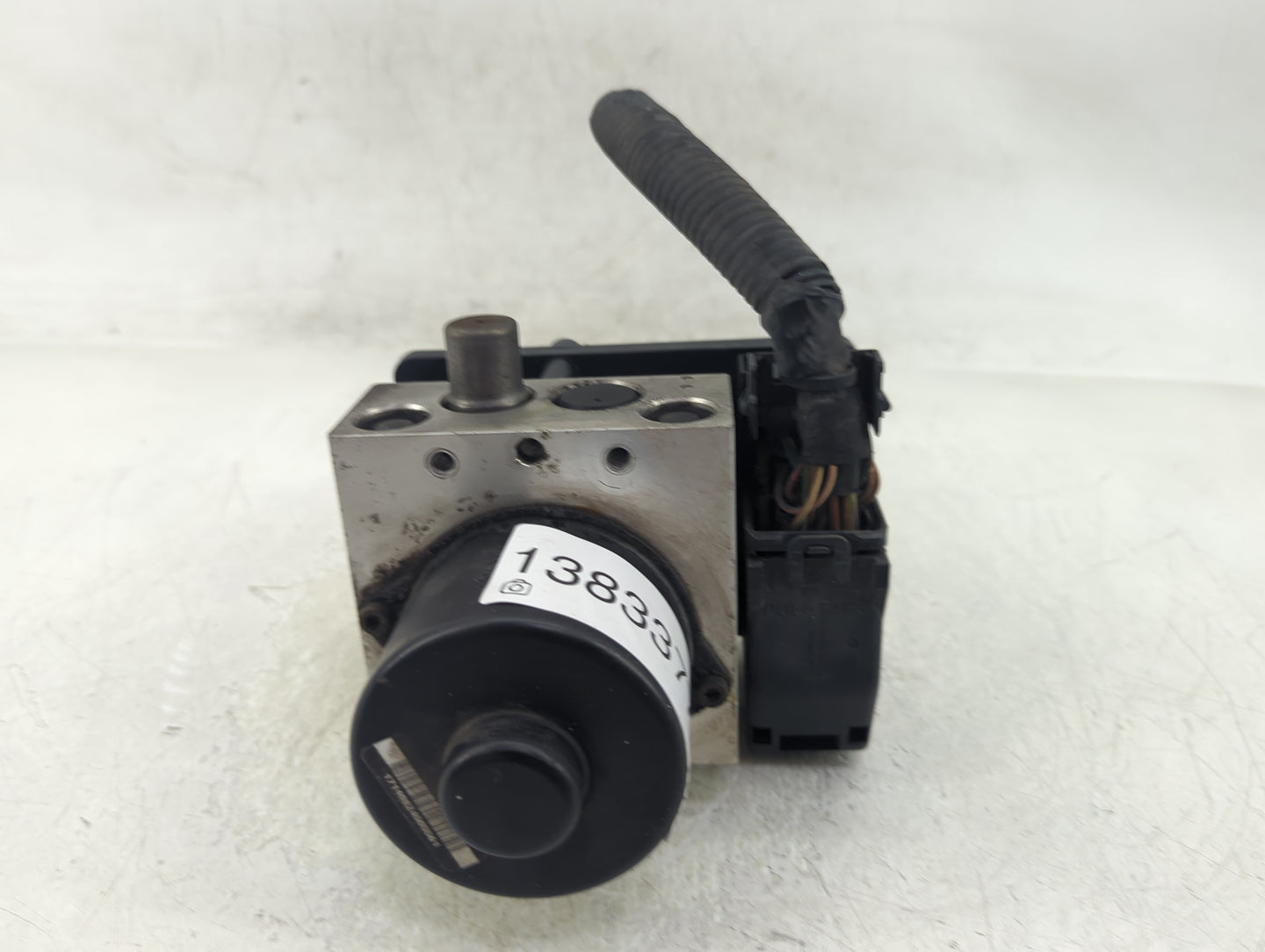 2006 Ford Expedition ABS Pump Control Module Replacement Fits OEM Used Auto Parts - Oemusedautoparts1.com