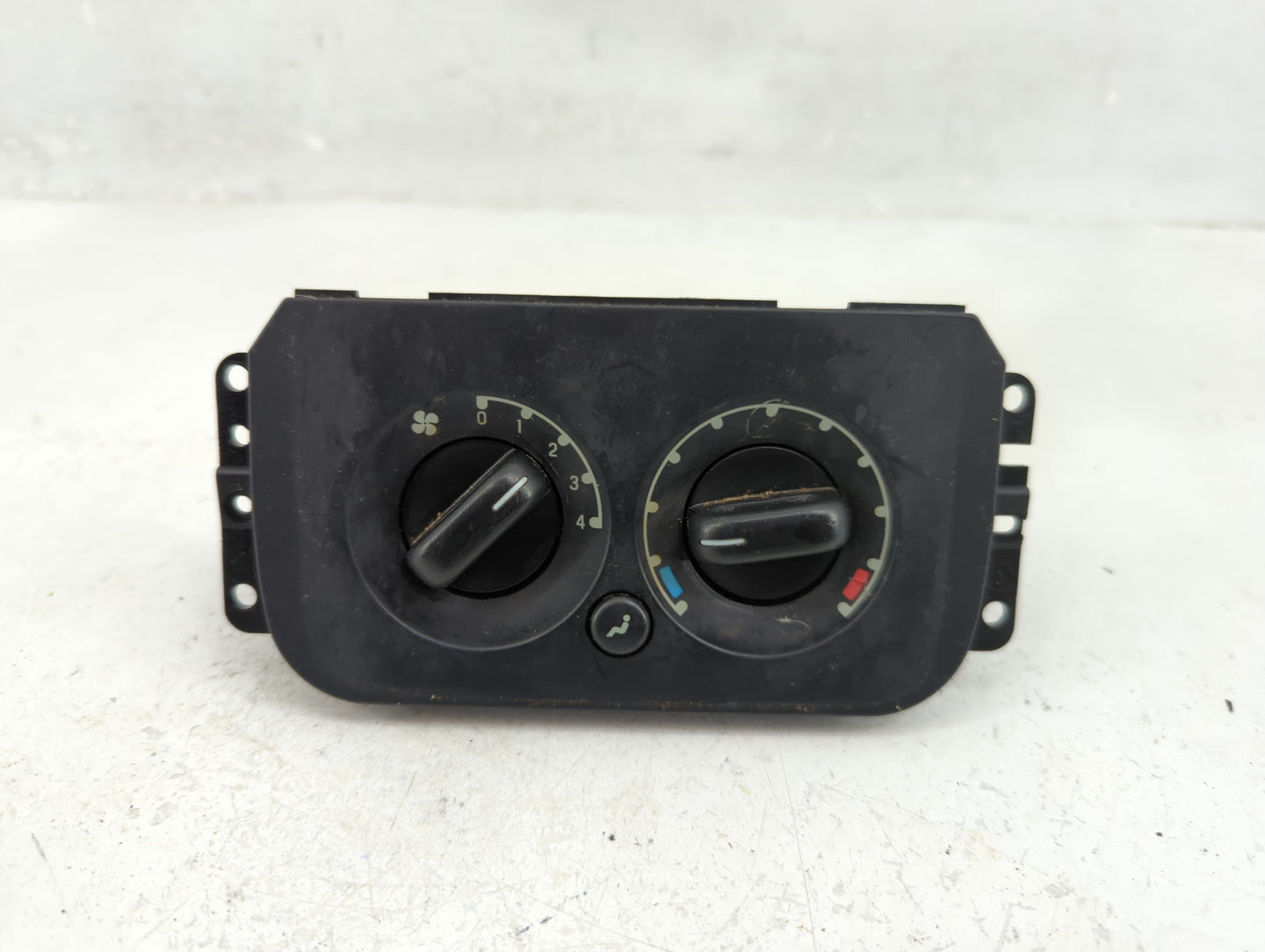 2006 Ford Expedition Climate Control Module Temperature AC/Heater Replacement Fits OEM Used Auto Parts - Oemusedautoparts1.c