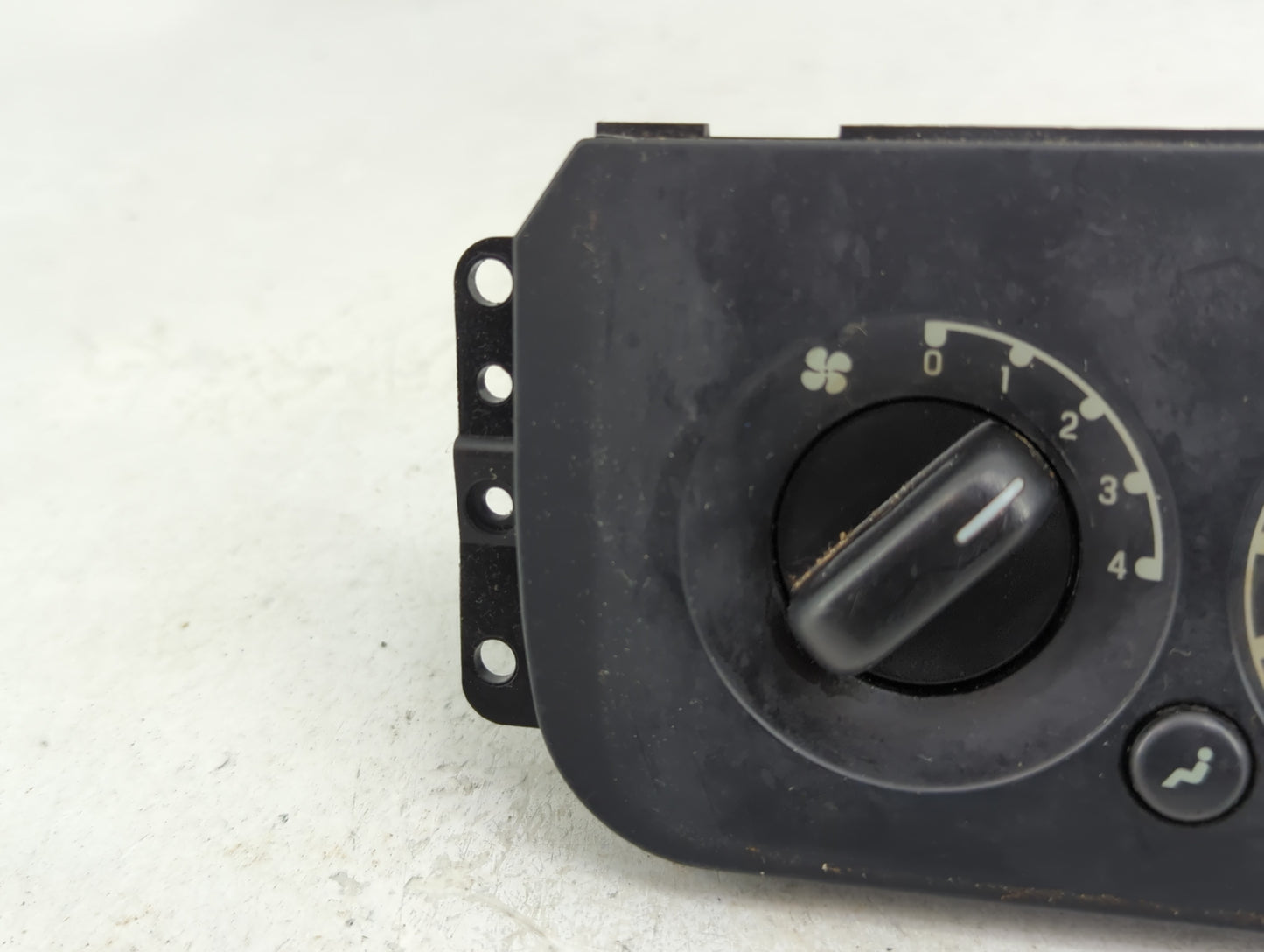 2006 Ford Expedition Climate Control Module Temperature AC/Heater Replacement Fits OEM Used Auto Parts - Oemusedautoparts1.c