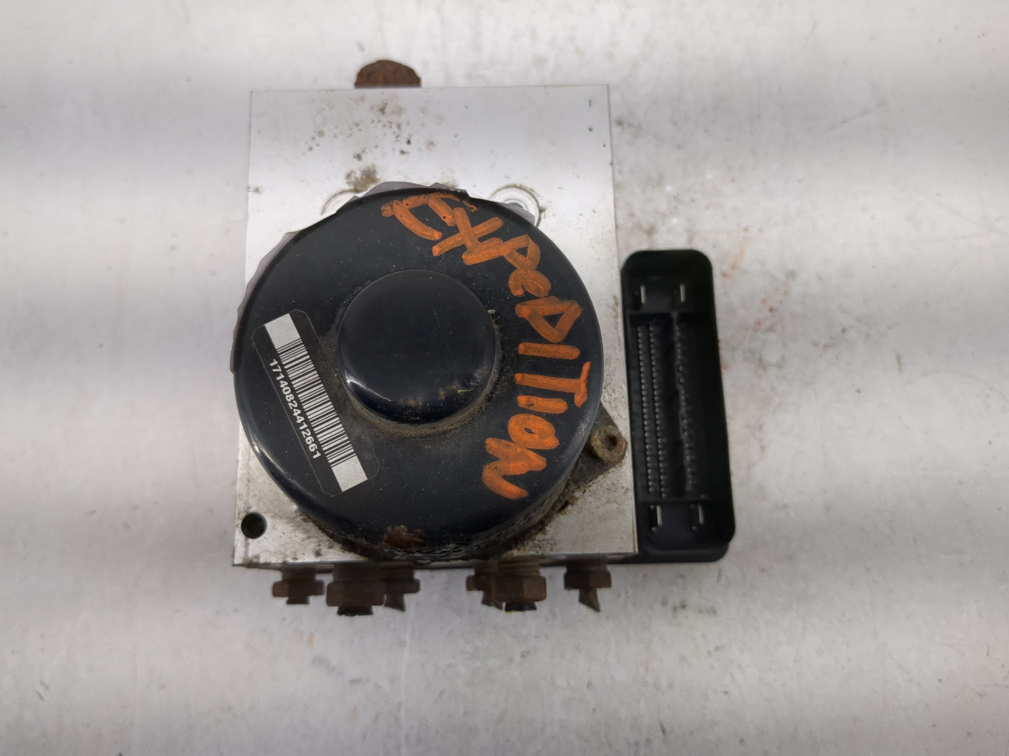 2006 Ford Expedition ABS Pump Control Module Replacement P/N:6L1T-2C219-CA Fits OEM Used Auto Parts - Oemusedautoparts1.com