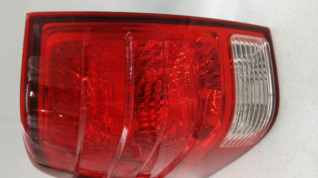 2003-2006 Ford Expedition Tail Light Assembly Driver Left OEM P/N:44ZH-1577B Fits Fits 2003 2004 2005 2006 OEM Used Auto Par