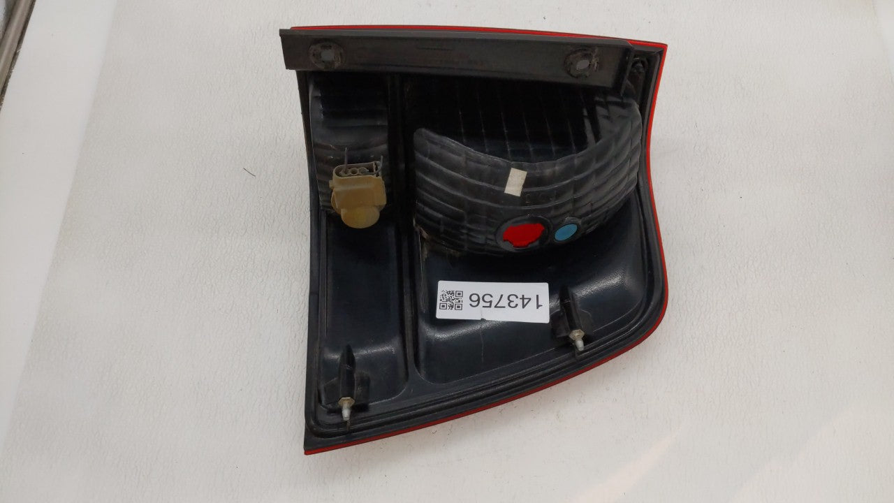 2003-2006 Ford Expedition Tail Light Assembly Driver Left OEM P/N:44ZH-1577B Fits Fits 2003 2004 2005 2006 OEM Used Auto Par