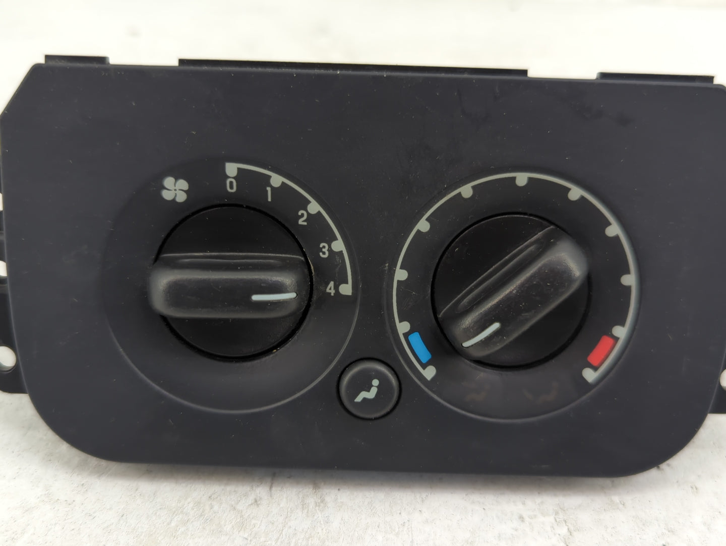 2006 Ford Expedition Climate Control Module Temperature AC/Heater Replacement P/N:2L1H-19D838-BE Fits OEM Used Auto Parts - 