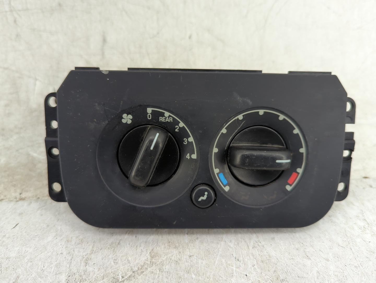 2006 Ford Expedition Climate Control Module Temperature AC/Heater Replacement P/N:6L1H-19D838-AA Fits OEM Used Auto Parts - 