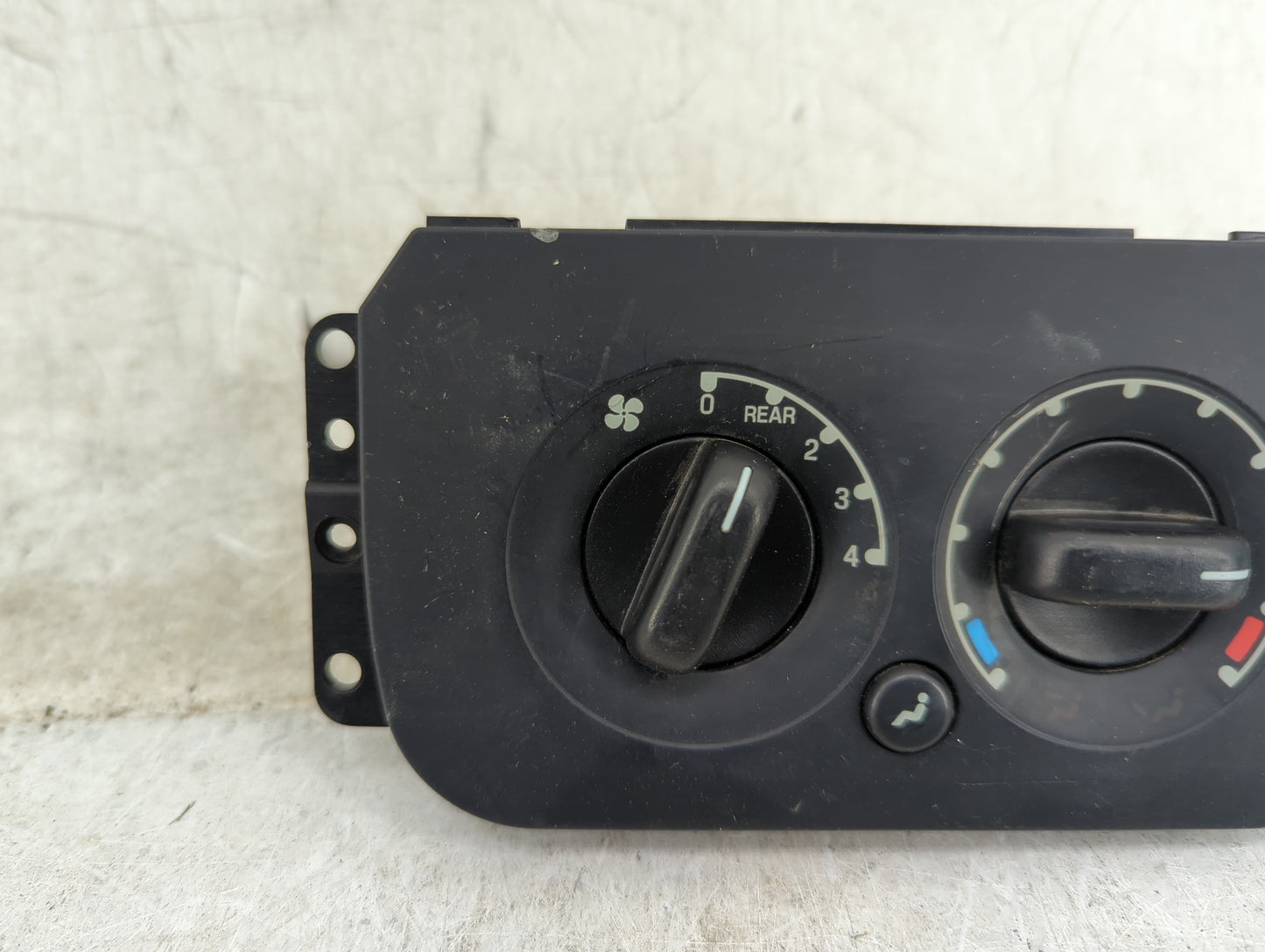 2006 Ford Expedition Climate Control Module Temperature AC/Heater Replacement P/N:6L1H-19D838-AA Fits OEM Used Auto Parts - 