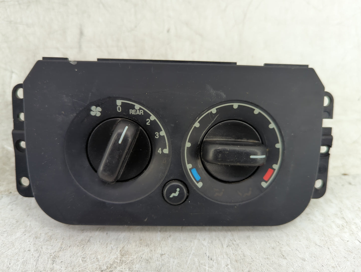 2006 Ford Expedition Climate Control Module Temperature AC/Heater Replacement P/N:6L1H-19D838-AA Fits OEM Used Auto Parts - 