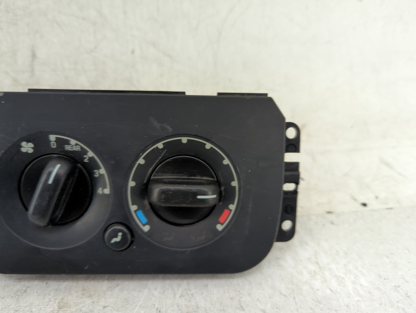 2006 Ford Expedition Climate Control Module Temperature AC/Heater Replacement P/N:6L1H-19D838-AA Fits OEM Used Auto Parts - 