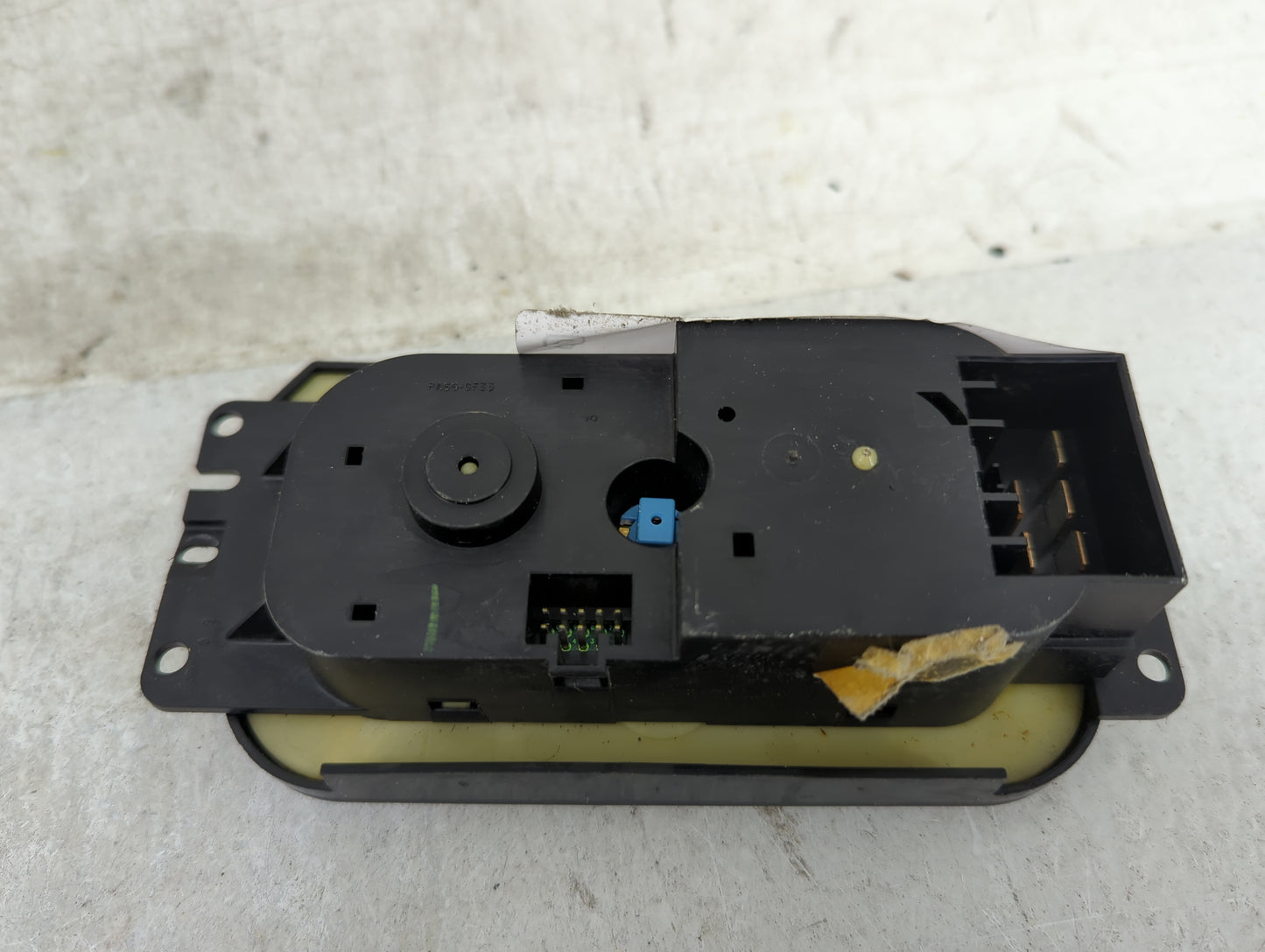 2006 Ford Expedition Climate Control Module Temperature AC/Heater Replacement P/N:6L1H-19D838-AA Fits OEM Used Auto Parts - 