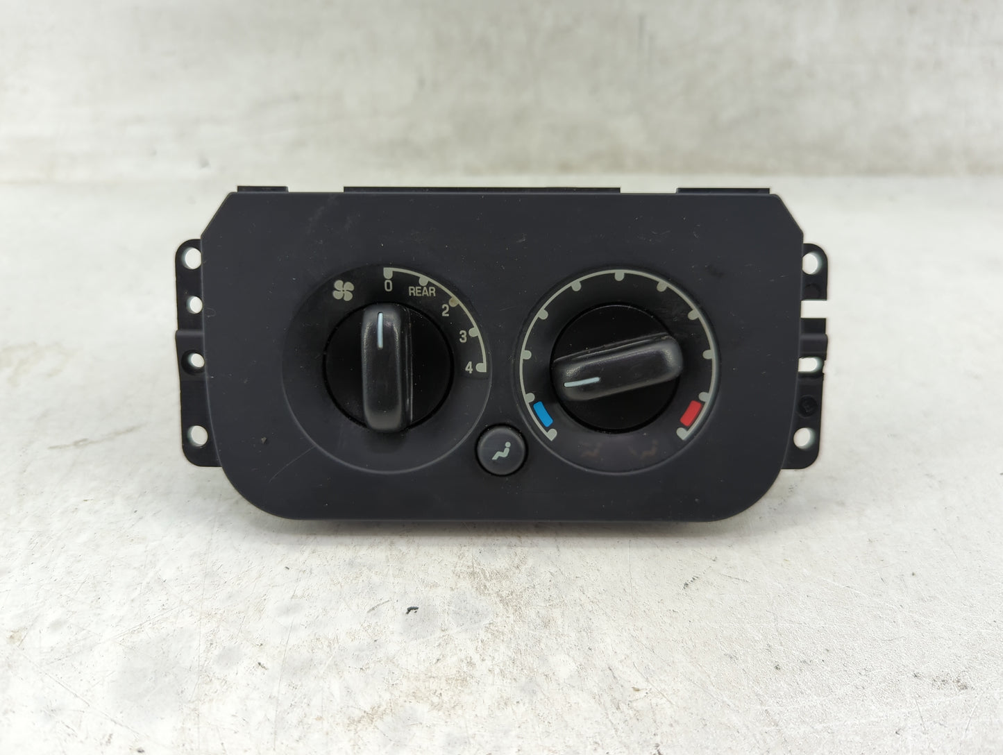2006 Ford Expedition Climate Control Module Temperature AC/Heater Replacement P/N:4L65-0F33 Fits OEM Used Auto Parts - Oemus