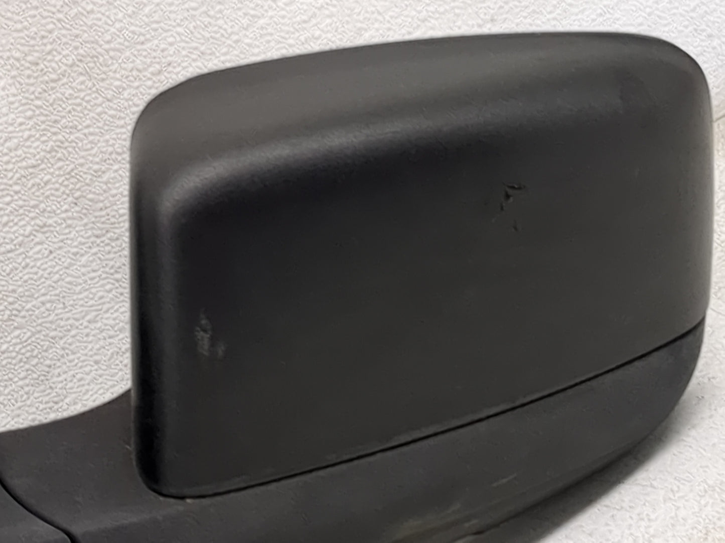 2006 Ford Expedition Driver Side View Mirror - Left Door Mirror OEM Used - Oemusedautoparts1.com
